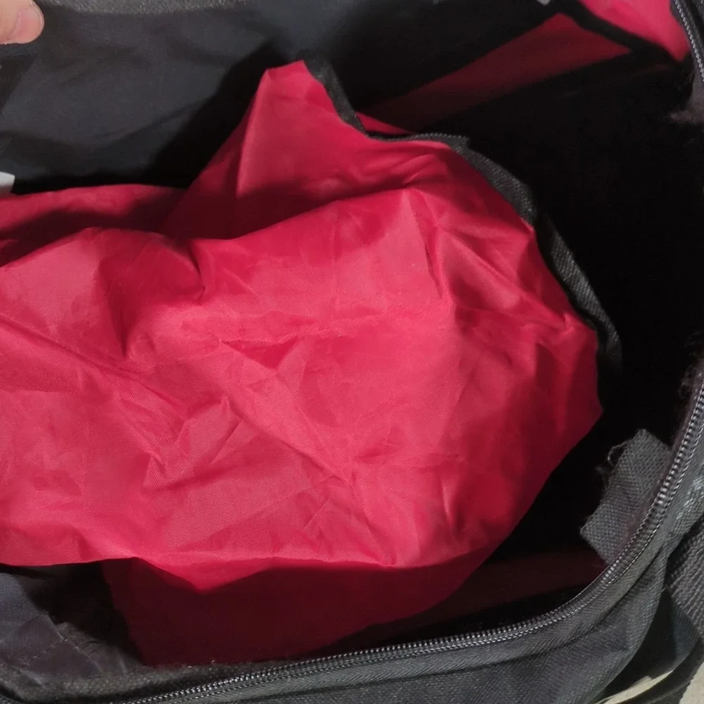 Snap-On Tools Duffle Style Gym Track Travel Bag Carry On Red/Black 20x10x10